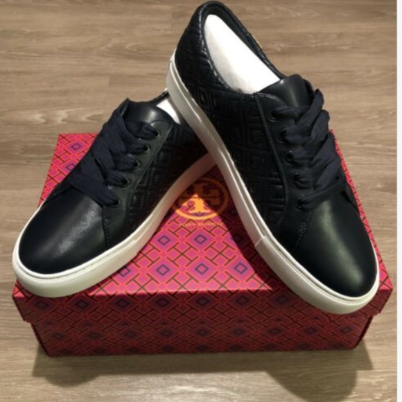 Tory Burch Navy Blue quilted lace up sneakers NIB - Picture 2 of 6